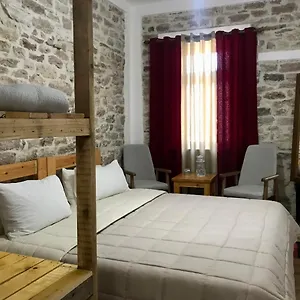 Eri Aparthotel Gjirokastër